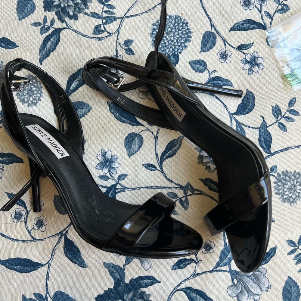 Steve Madden Glossy Black Heels